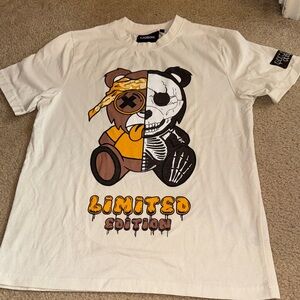 MEN- Graphic T-Shirt - Size Large